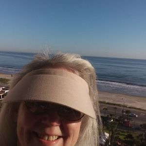 Meet your Posher, Dana